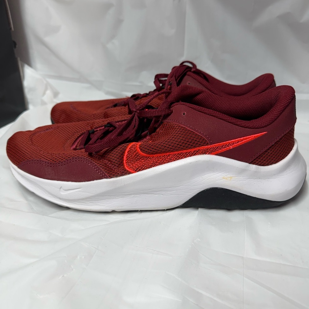 Nike Men's Burgundy and White Athletic Shoes